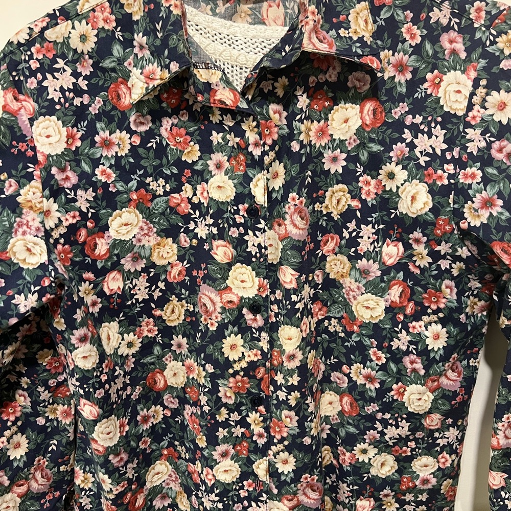 Vintage Floral Button-Up Shirt - Picture 2 of 4